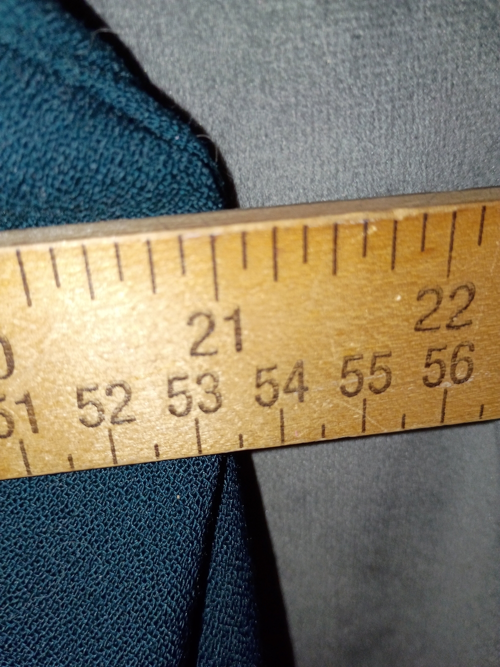 Vintage Teal Liz Claiborne 2 Piece Skirt Suit With Pleated Skirt Size 16 P2P 21 - Picture 11 of 12